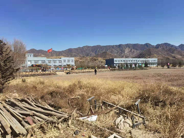 内蒙古自治区呼和浩特市土默特左旗毕克齐镇兵州亥区域服务中心讨合气村商业用地