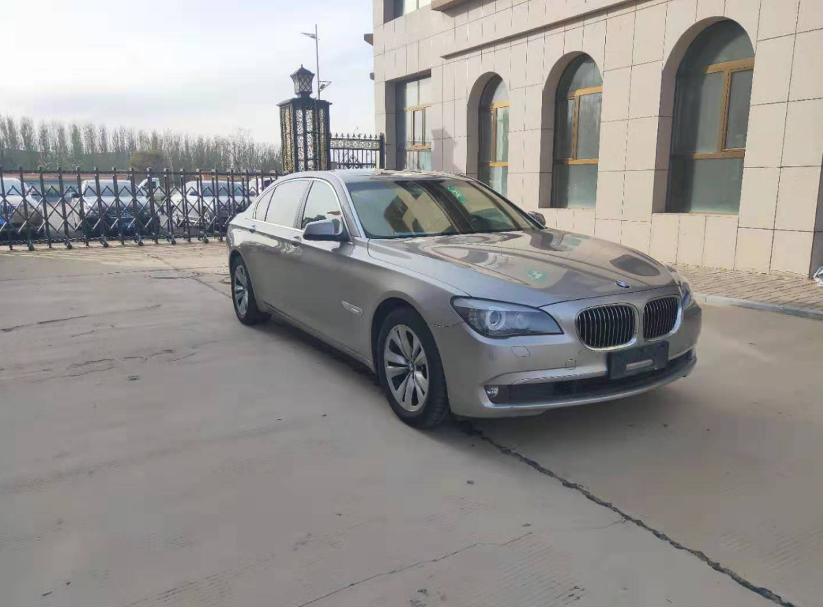 内蒙古自治区鄂尔多斯市宝马牌（型号：WBAKB210)小轿车