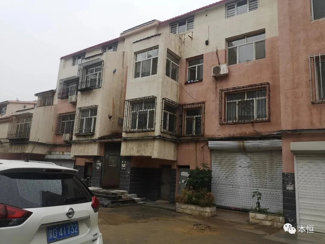 内蒙古赤峰市红山区站前办事处昭乌达小区竹园组团7#楼441、442室住宅房产