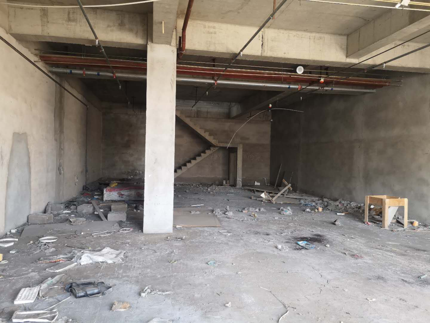 内蒙古省（自治区）鄂尔多斯市东胜区吉劳庆南路6号街坊天骄花园小区7号楼101B、201B、301B房产