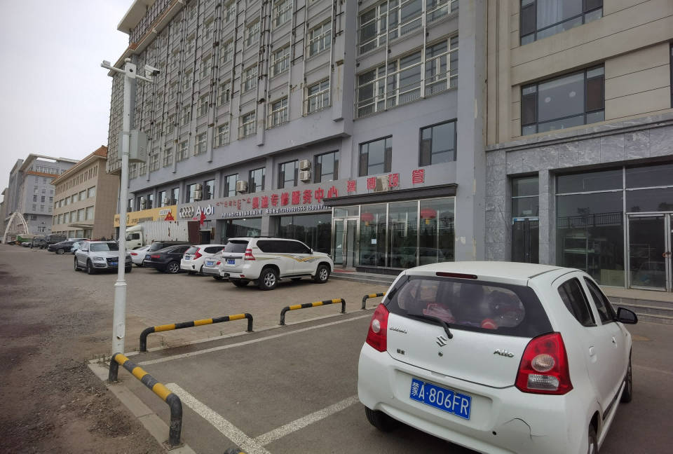 内蒙古呼和浩特市赛罕区滨河南路保全庄农产品批发市场2号商务楼6层6001-6015房产