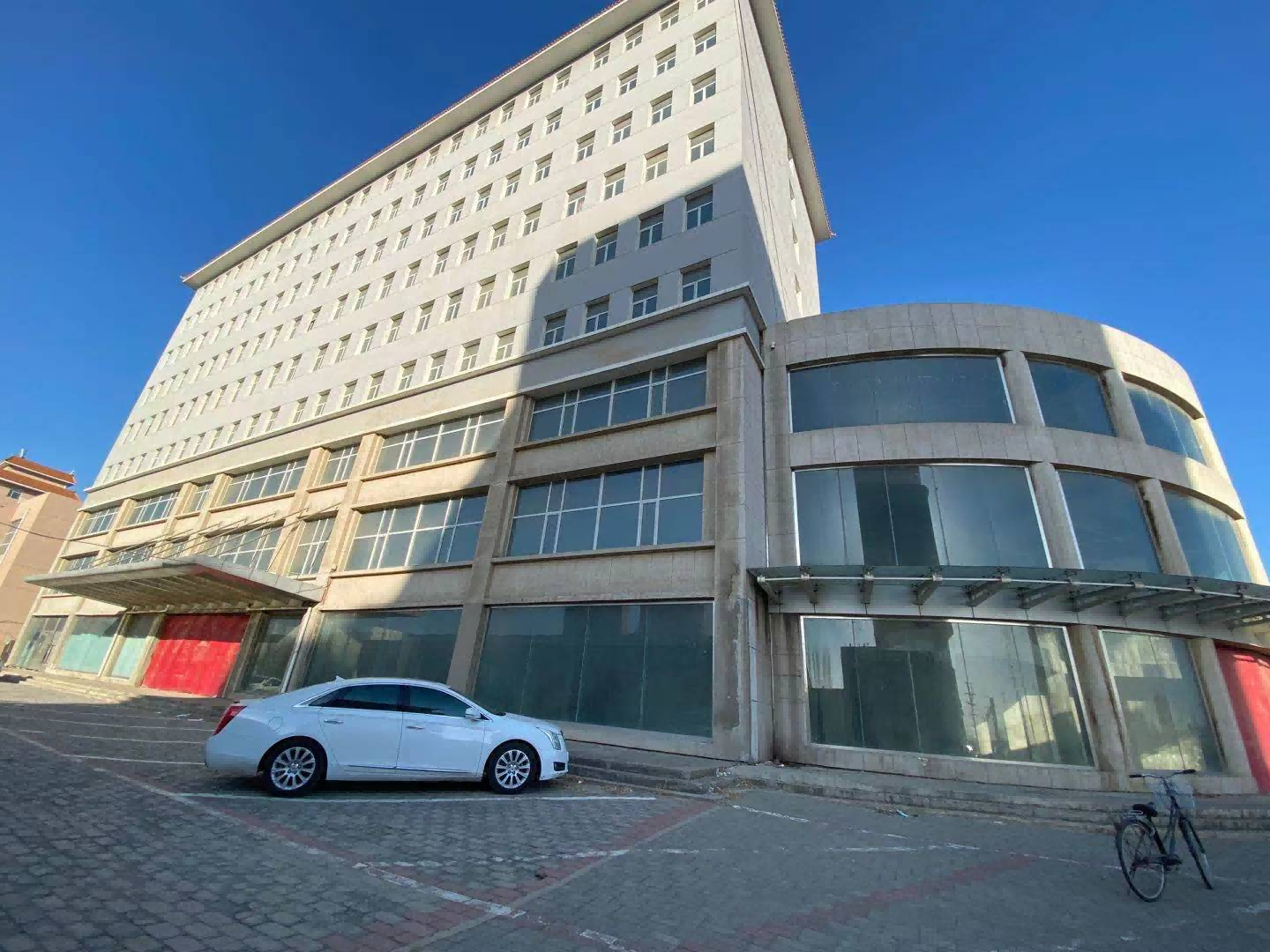 内蒙古自治区呼和浩特市赛罕区滨河南路保全庄农产品批发市场酒店房产