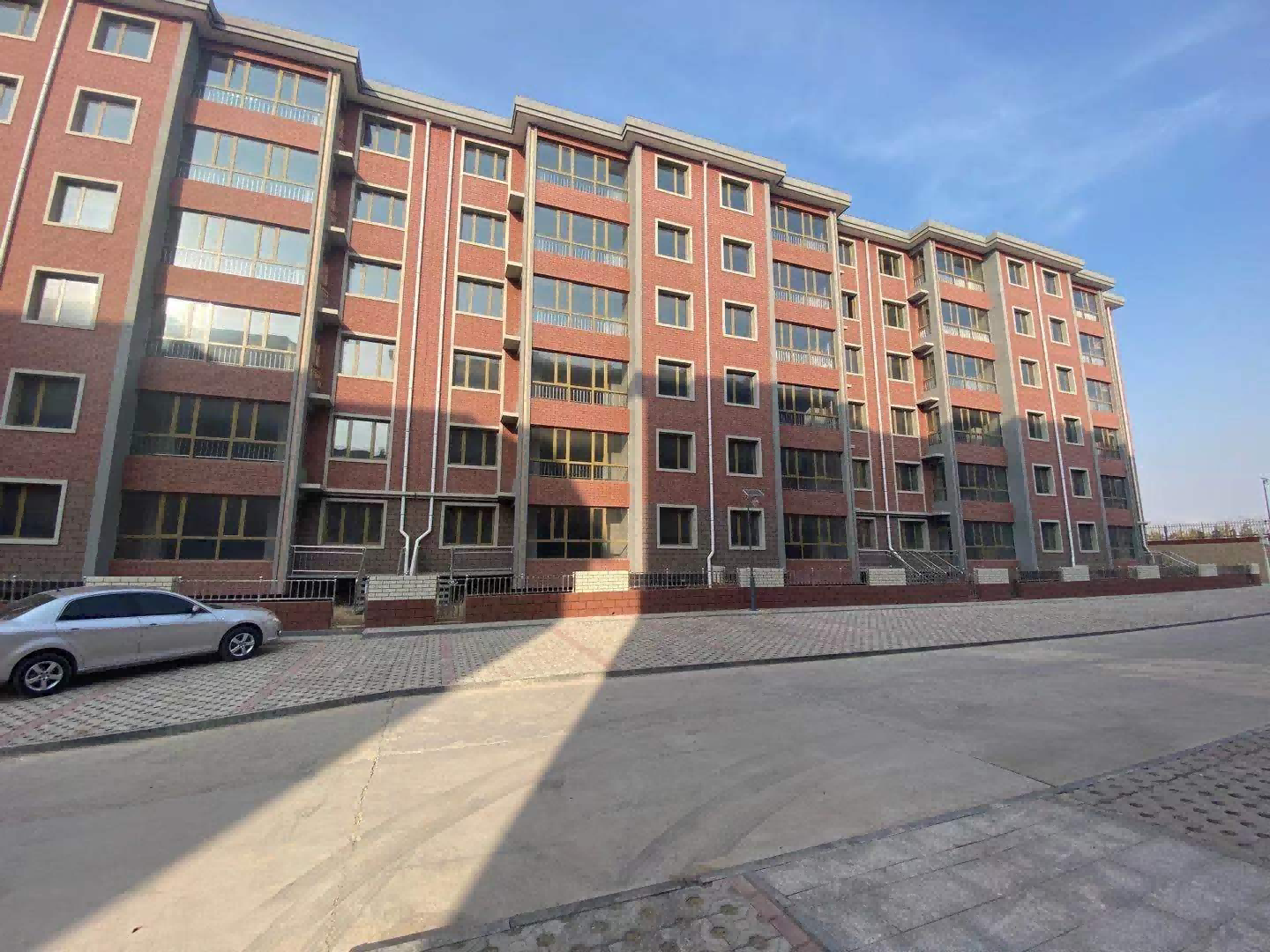 内蒙古自治区呼和浩特市和林格尔县城关镇东二街北华韵住宅小区（18/16号楼）房产