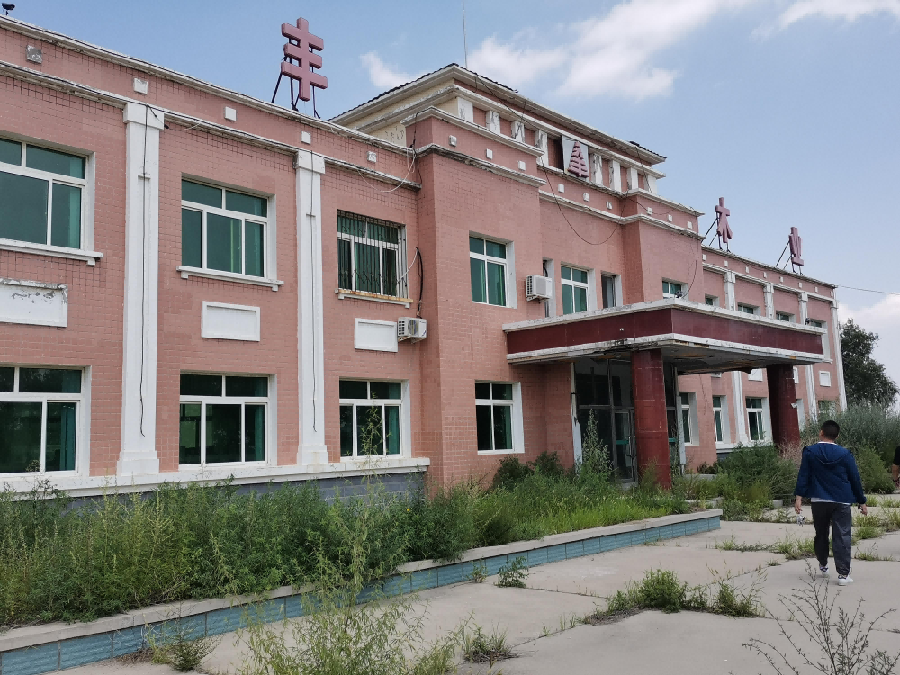 内蒙古自治区通辽市科左中旗宝龙山镇工业园区元丰木业院内房产