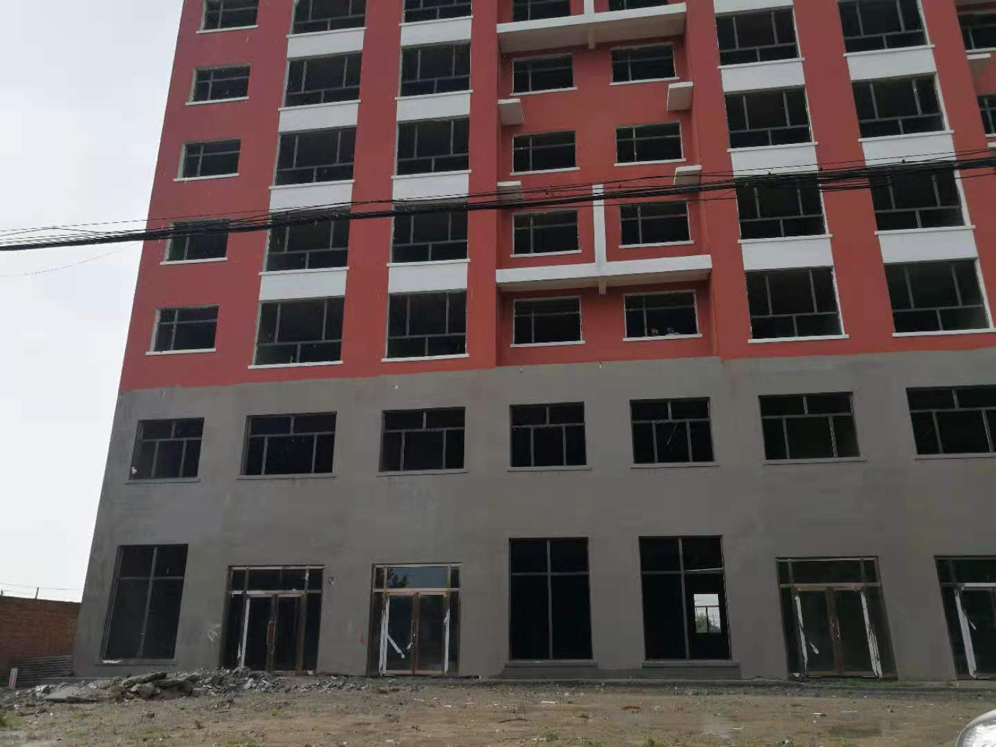内蒙古自治区通辽市科左中旗宝龙山镇警苑小区1号综合楼商铺西数-4号、 -5号房产