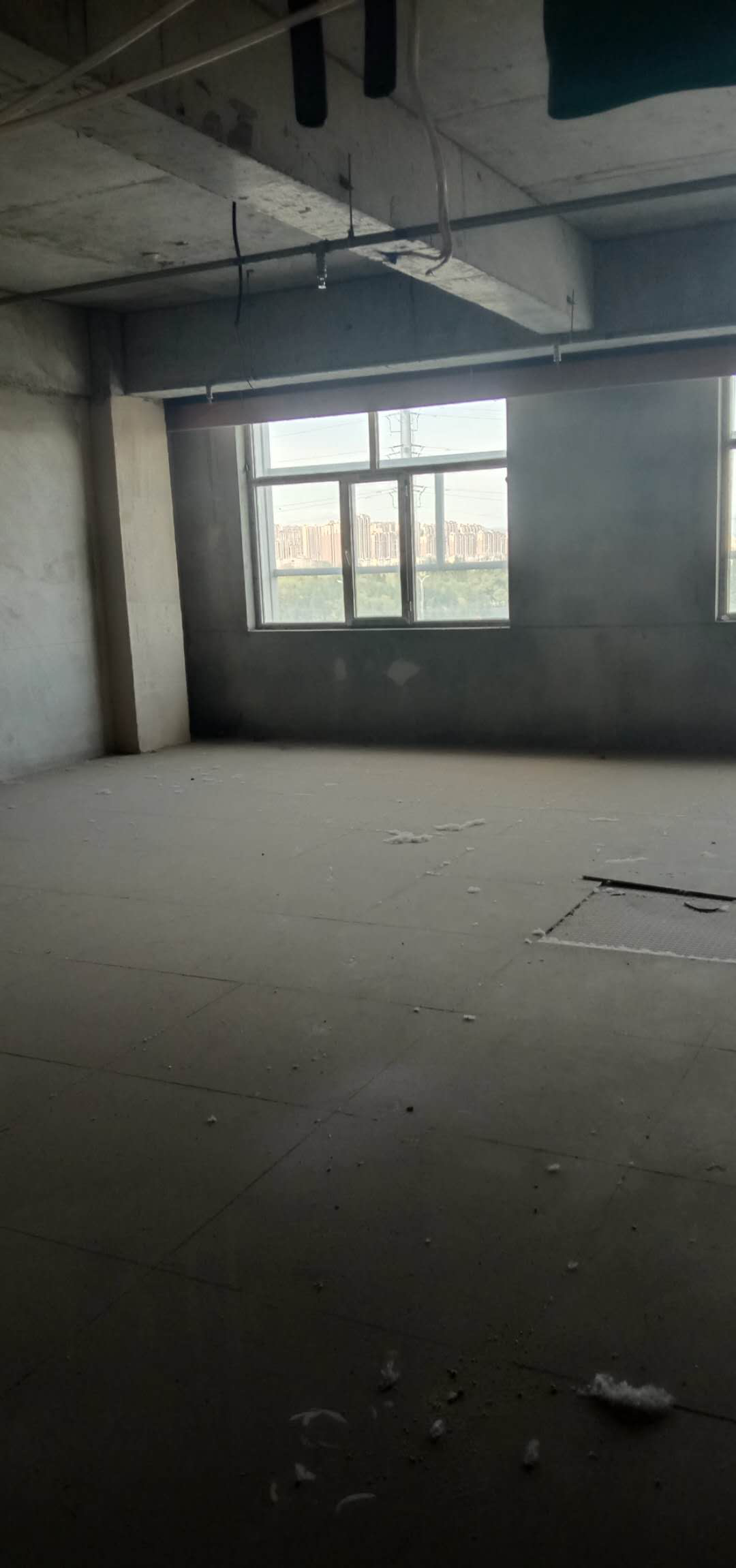 内蒙古呼和浩特市赛罕区滨河南路内蒙古保全庄农产品批发市场2号商务楼5层5015号房产