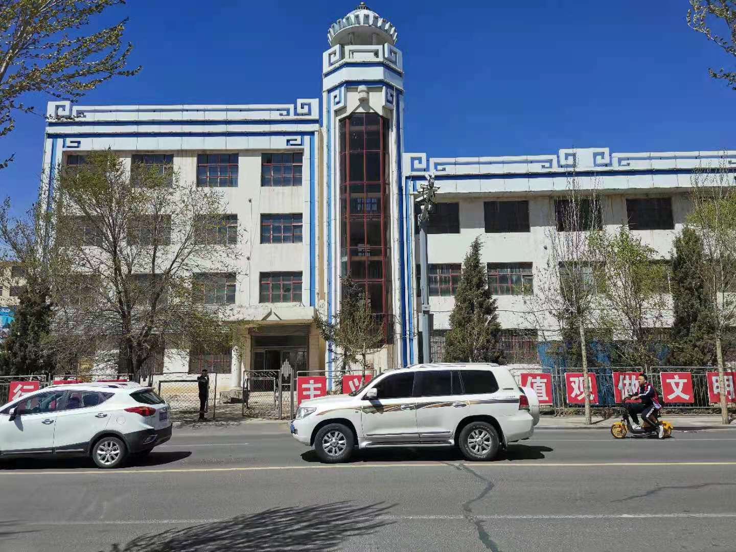 内蒙古自治区乌兰察布市察右后旗白镇文卫路东南道口街北内蒙古自治区乌兰察布市察右后旗原财政局办公楼房产